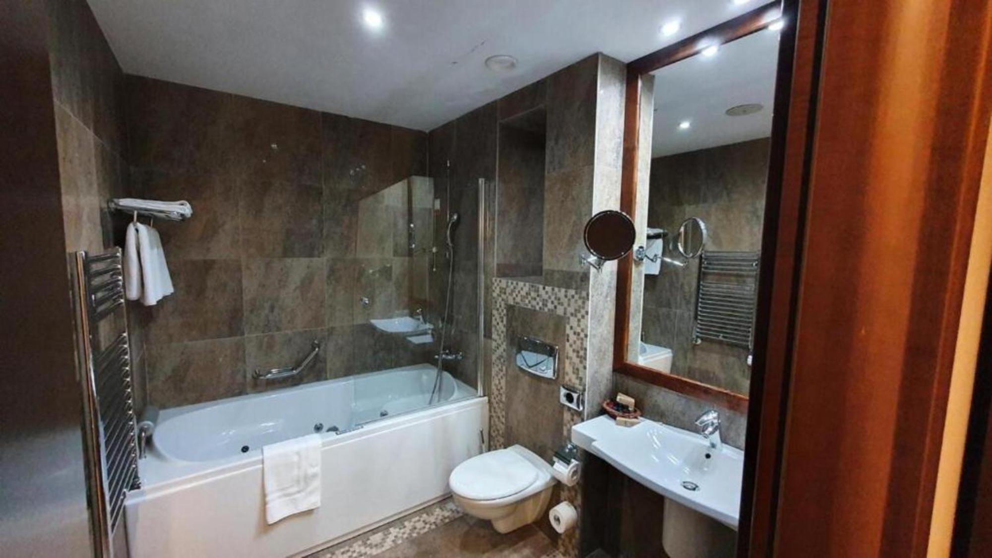 Alpin Aparthotel 2302 Poiana Brasov Esterno foto